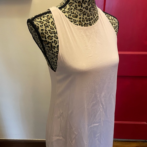 Alice & Olivia silk high low maxi dress with keyhole twist back and loose fit - Picture 3 of 8